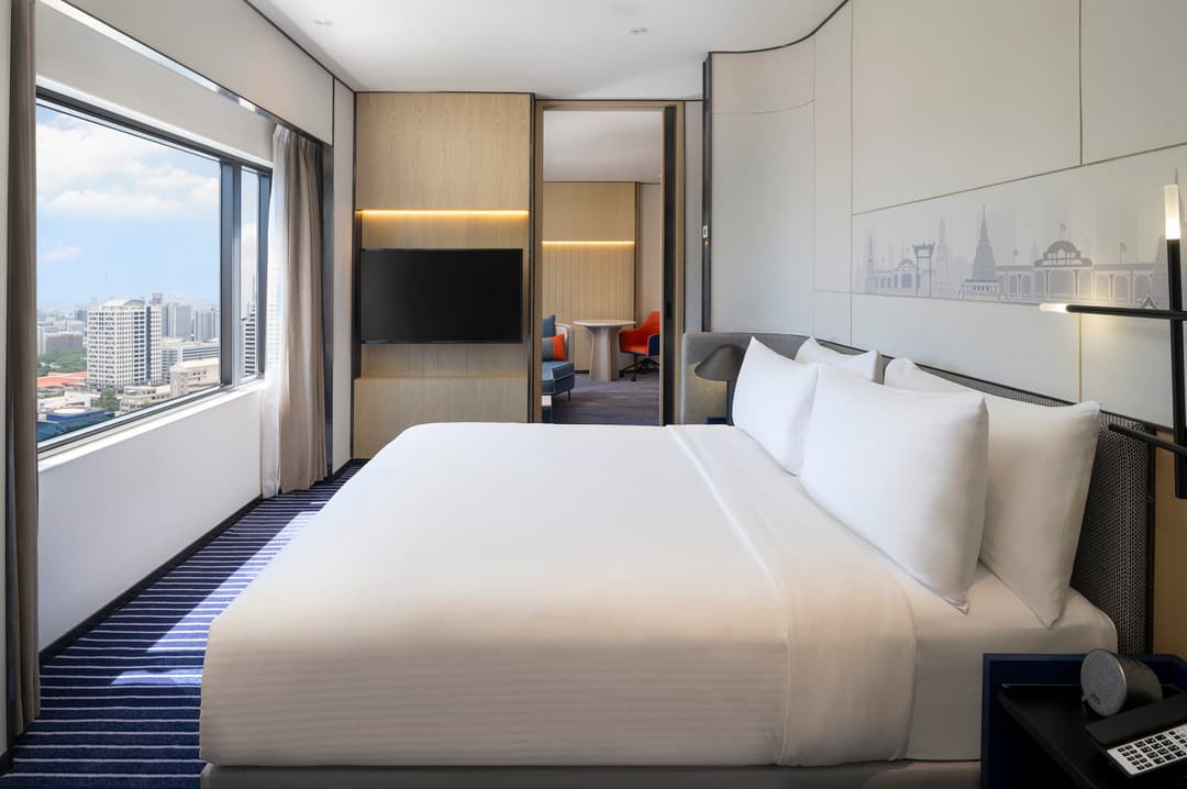 1 King Junior Suite Lumpini View Kichenette