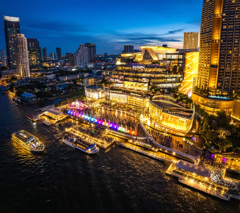 IconSiam Near Crowne Plaza Bangkok Lumpini Park